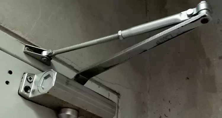 Door Closer Parallel Arm Installation in Valrico, FL