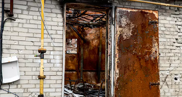Metal Door Rust Repair in Valrico, FL