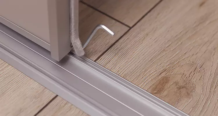 Squeaky Sliding Door Repair in Valrico, FL